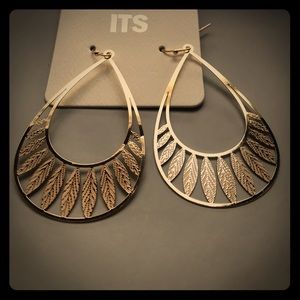 Gold tone bohemian leaf dangling earrings